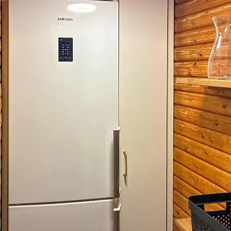 3 Bedroom Cozy In Semesterbostad *